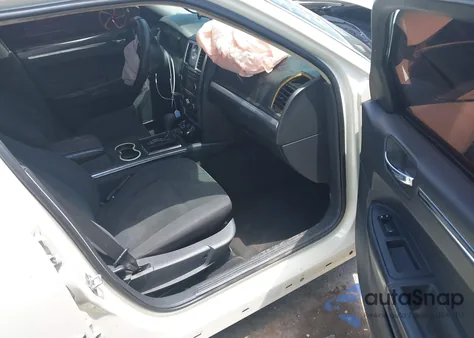 2010 Chrysler 300 Touring z USA, uszkodzony, nr VIN 2C3CA4CD4AH213499